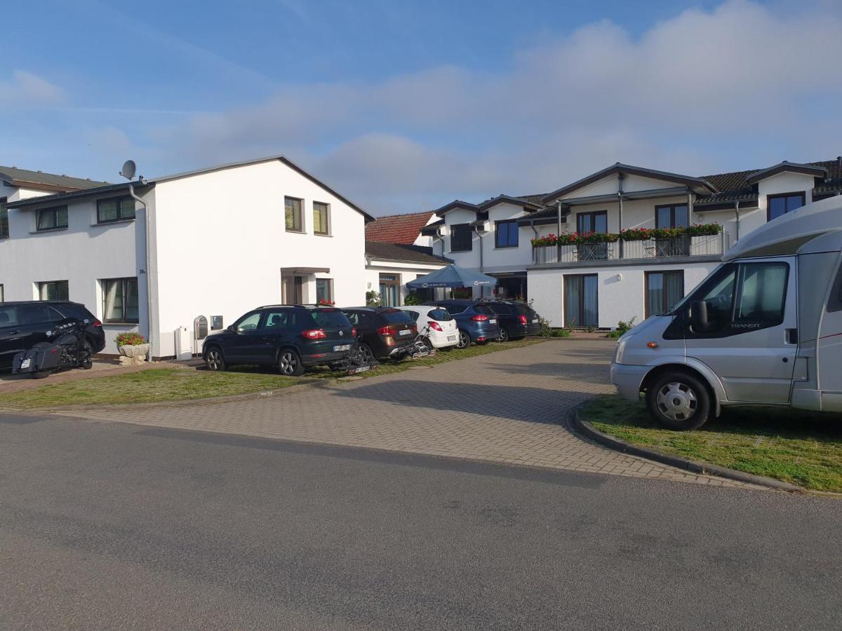Hotel-Pension Pastow Garni Broderstorf Zewnętrze zdjęcie