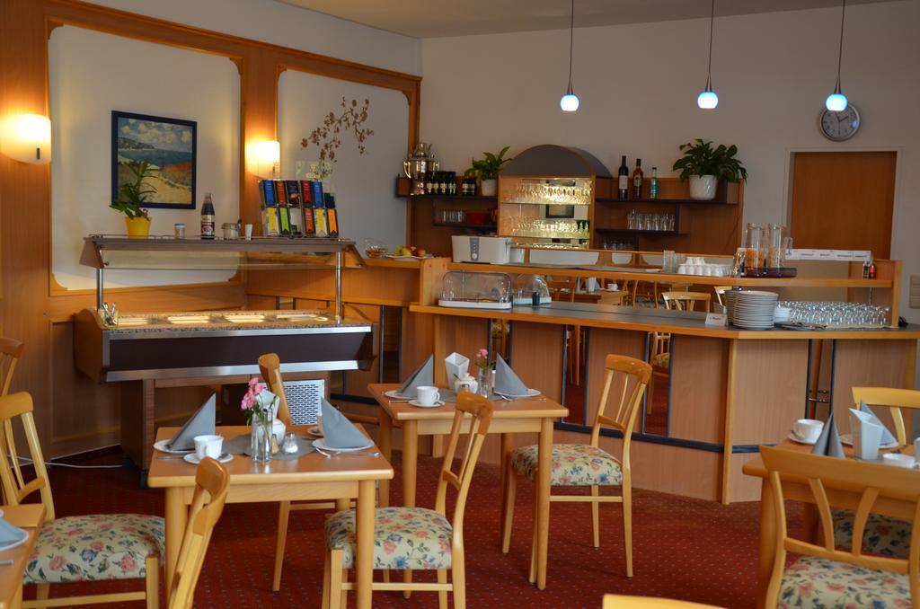 Hotel-Pension Pastow Garni Broderstorf Zewnętrze zdjęcie