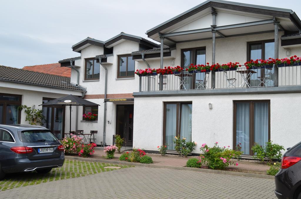 Hotel-Pension Pastow Garni Broderstorf Zewnętrze zdjęcie