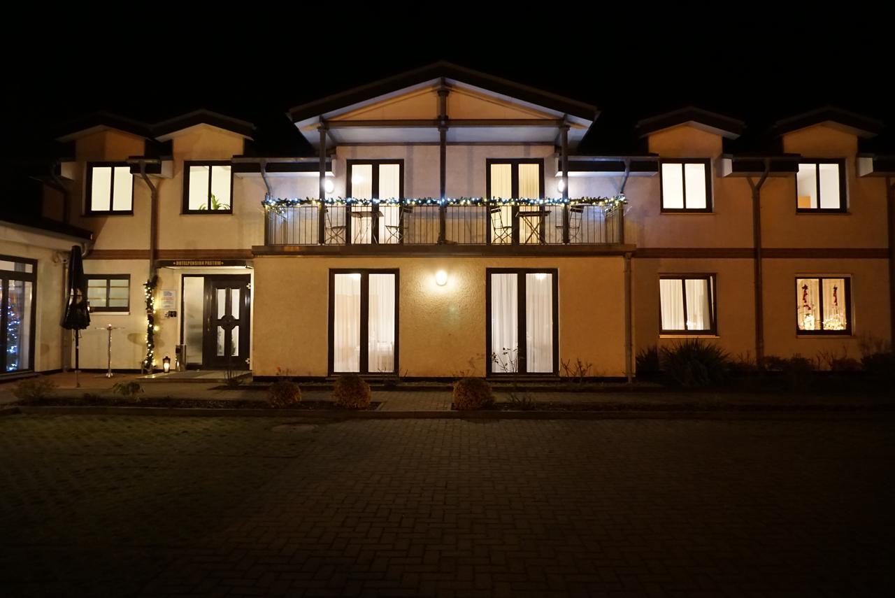 Hotel-Pension Pastow Garni Broderstorf Zewnętrze zdjęcie