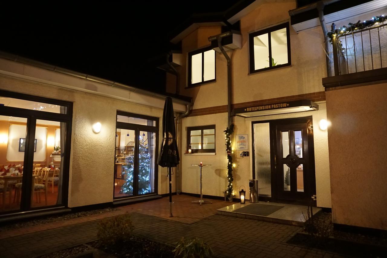 Hotel-Pension Pastow Garni Broderstorf Zewnętrze zdjęcie